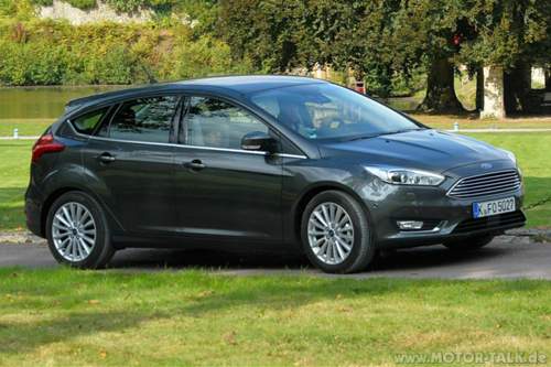 2015-ford-focus-1-0-ecoboost-european-spec-front-three-quarter-view-5