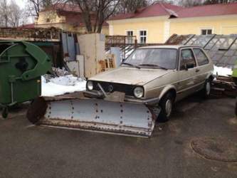 Vw-golf-mit-schneeschild