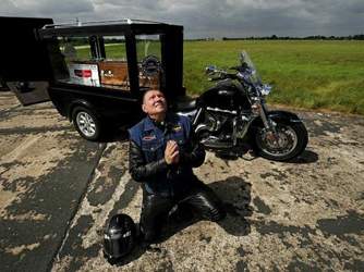 2011-ray-biddis-leichenmotorrad-rekord-03