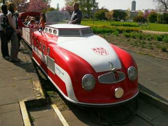 Die-koelner-porsche-lok-bei-kleinbahn