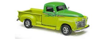 Busch-48229-chevypickupdeluxe-gruen-p1