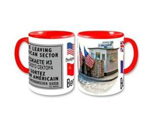 Berlin-tasse-kaffeebecher-souvenir-keramik-kaffeetasse-im-checkpoint-charlie-us-army-retro-print