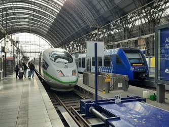 ICE trifft Dieseltriebwagen BR 620