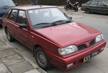 Red-polonez-caro-plus-1-6-gsi-in-krak-w