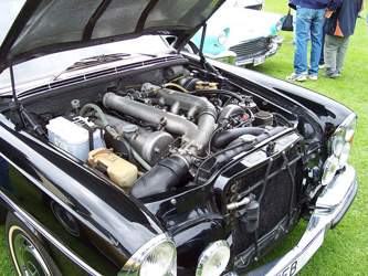 800px-mb-w109-6-3-engine