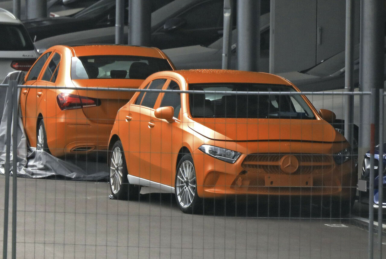 Wir wissen, was uns erwartet: Sturmtief Herwart zog die Planen von Versuchsfahrzeugen der nächsten Mercedes A-Klasse
