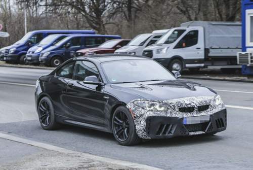 In der Competition-Version kommt der BMW M2 mit einer zahmeren Version des M3/ M4-Motors. Heißt: Weiterhin 3,0-Liter, doch ein Turbolader mehr