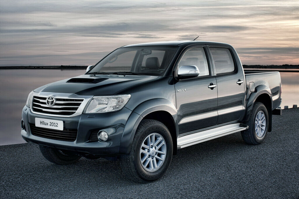 Toyota Hilux Front