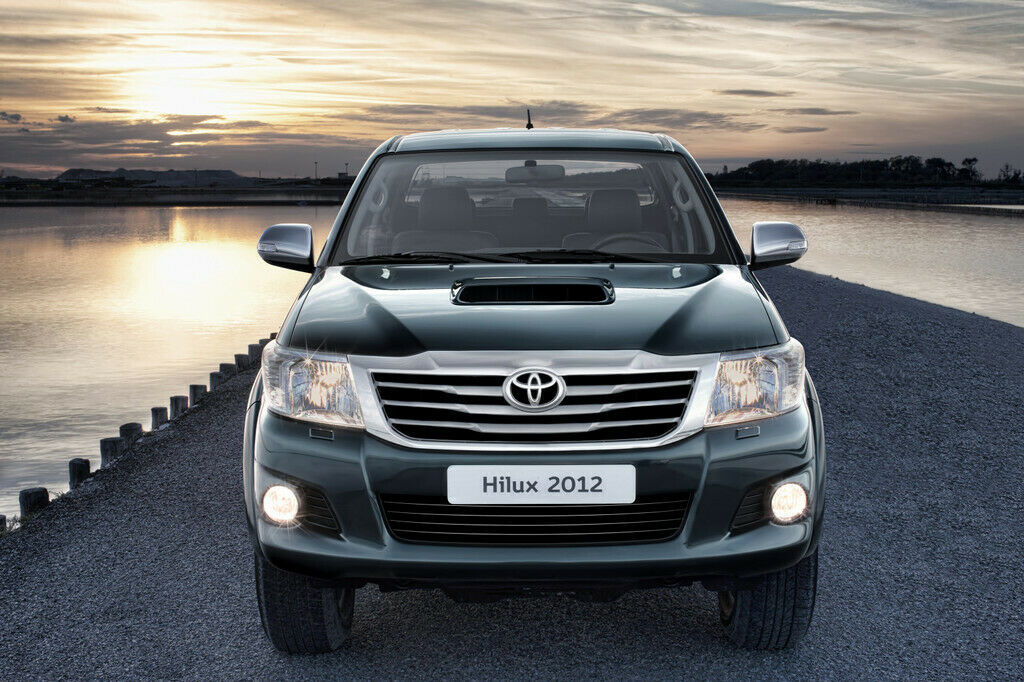 Toyota Hilux Front
