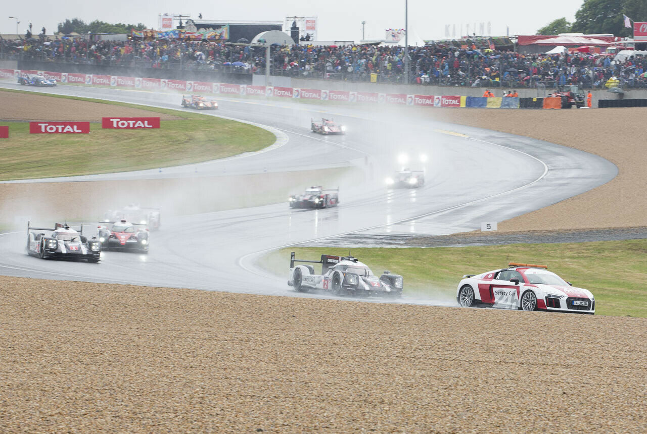 Regenstart beim 24-Stunden-Rennen von LeMans