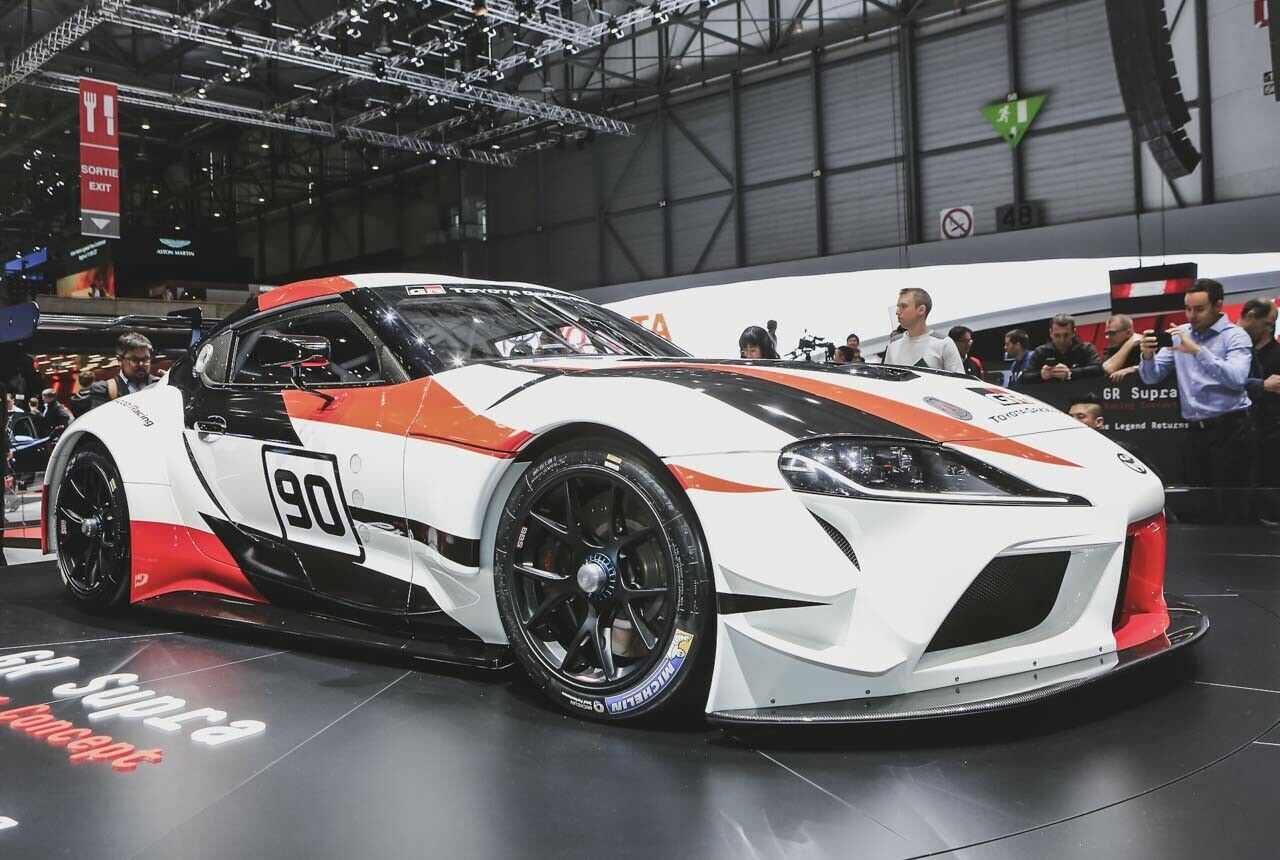 Diese GT-Rennversion des Toyota Supra wird auf nahezu jeder Rennstrecke der Welt gefahren. Von jedem der möchte - aber ausschließlich auf der Spielkonsole