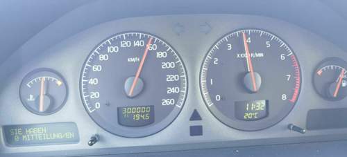 300000