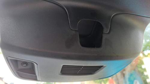 Verkleidung, kleine Blende offen