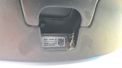 Verkleidung, kleine Blende offen