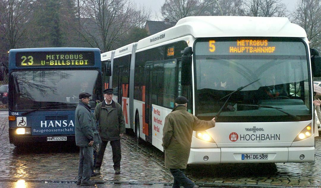 Busse werden stärker nachgefragt, die Zulassungen stiegen im November im Vrgleich zum Vorjahr um 19 Prozent