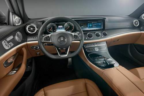 Mercedes-e-klasse-cockpit