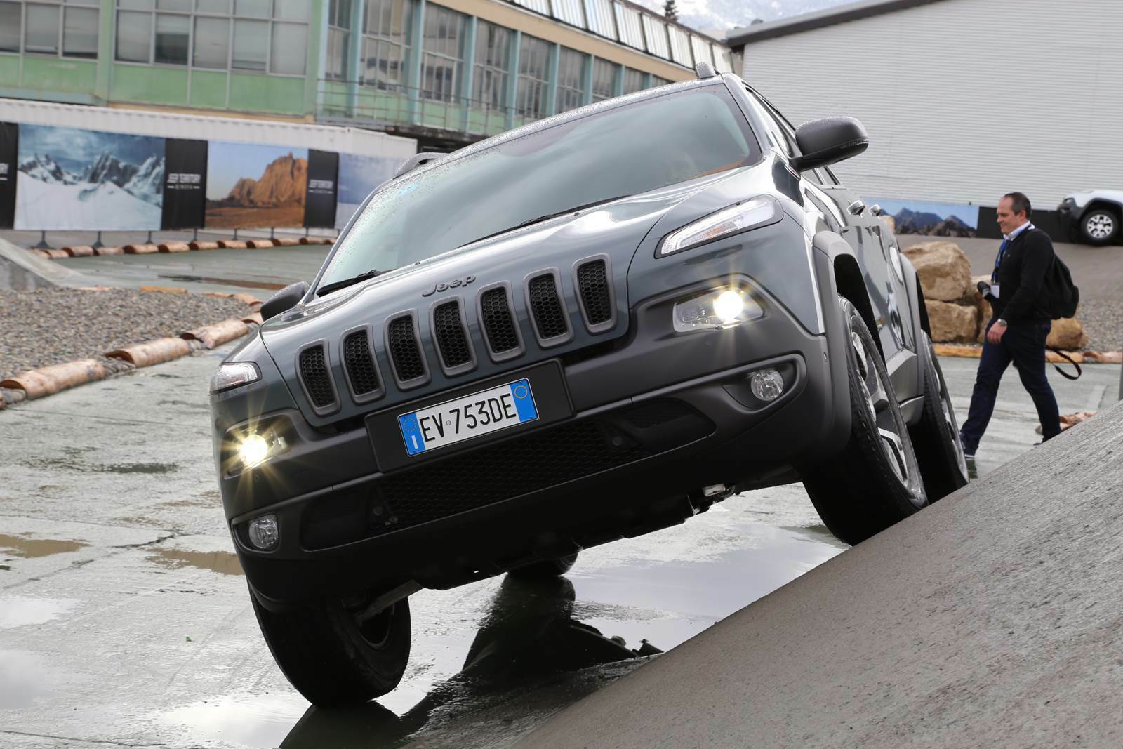 Jeep Cherokee: Das eigenwillige Leuchtendesign gefällt nicht jedem