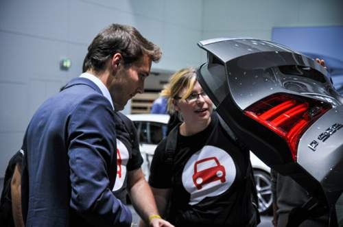 Auf dem BMW-Stand bei der IAA-Tour 2013