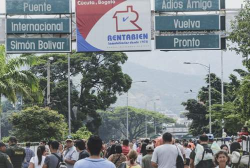Die Grenzbrücke Simon Bolivar zwischen Venezuela und Kolumbien war lange geschlossen - Man wollte so Schmuggelwege unterbinden, was nicht funktionierte. Nun ist sie wieder für Fußgänger geöffnet.