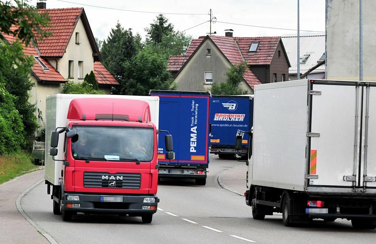 Ortsdurchfahrt in Mögglingen: Mit der Lkw-Maut auf Bundesstraßen sollte Schwerverkehr zurück auf die Autobahn geholt werden