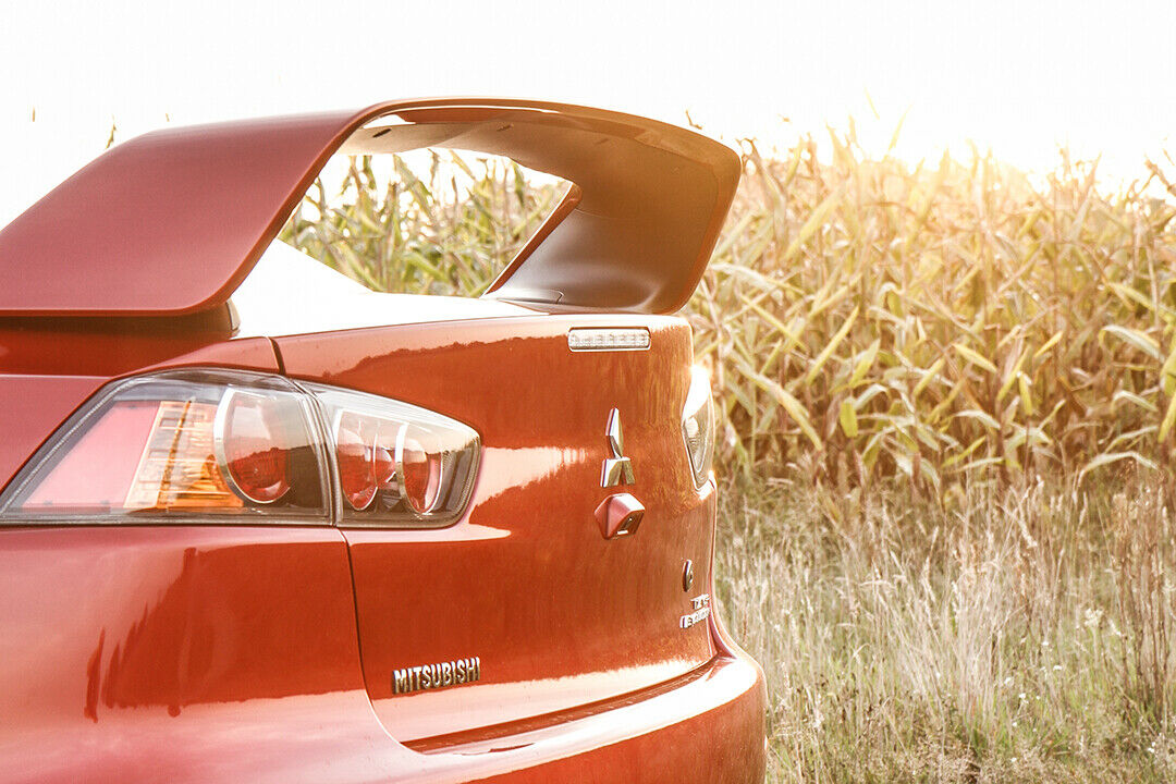 Mitsubishi Lancer Evolution X: Das Markenzeichen des Evo ist der überdimensionale Flügel am Heck