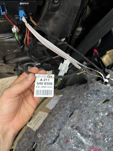 Gelbes Mysteriöses Kabel ist draußen?