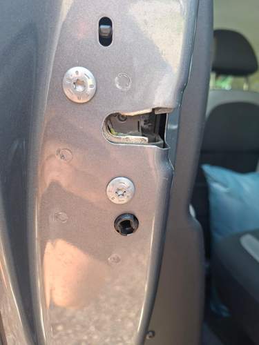 Mechanisch verriegelt durch das untere