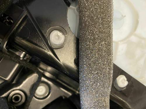 Plastikclips, die Köpfe müssen ab