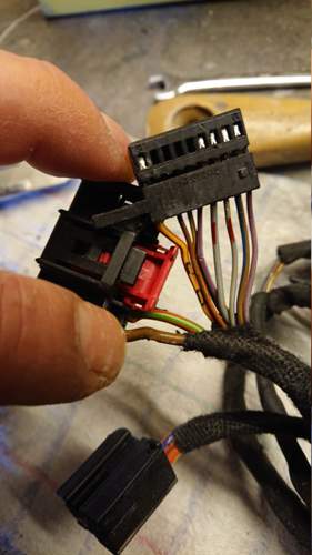So wie ich weiss ist das dicke braune Kabel das Masse Kabel.jpg