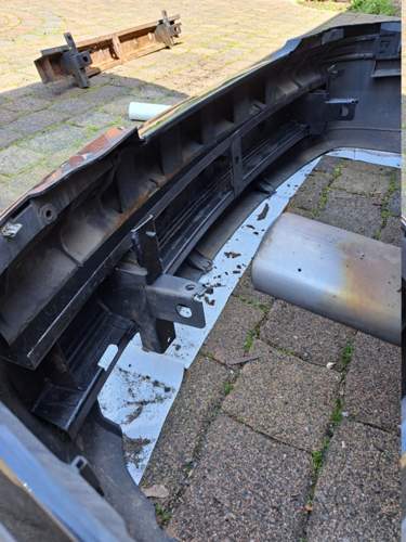 Neuer Stoßstangenträger