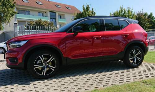 VOLVO XC40