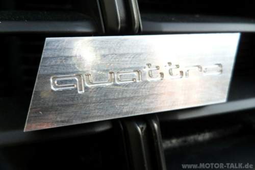 Quattro-emblem-s3-kuehlergrill-02