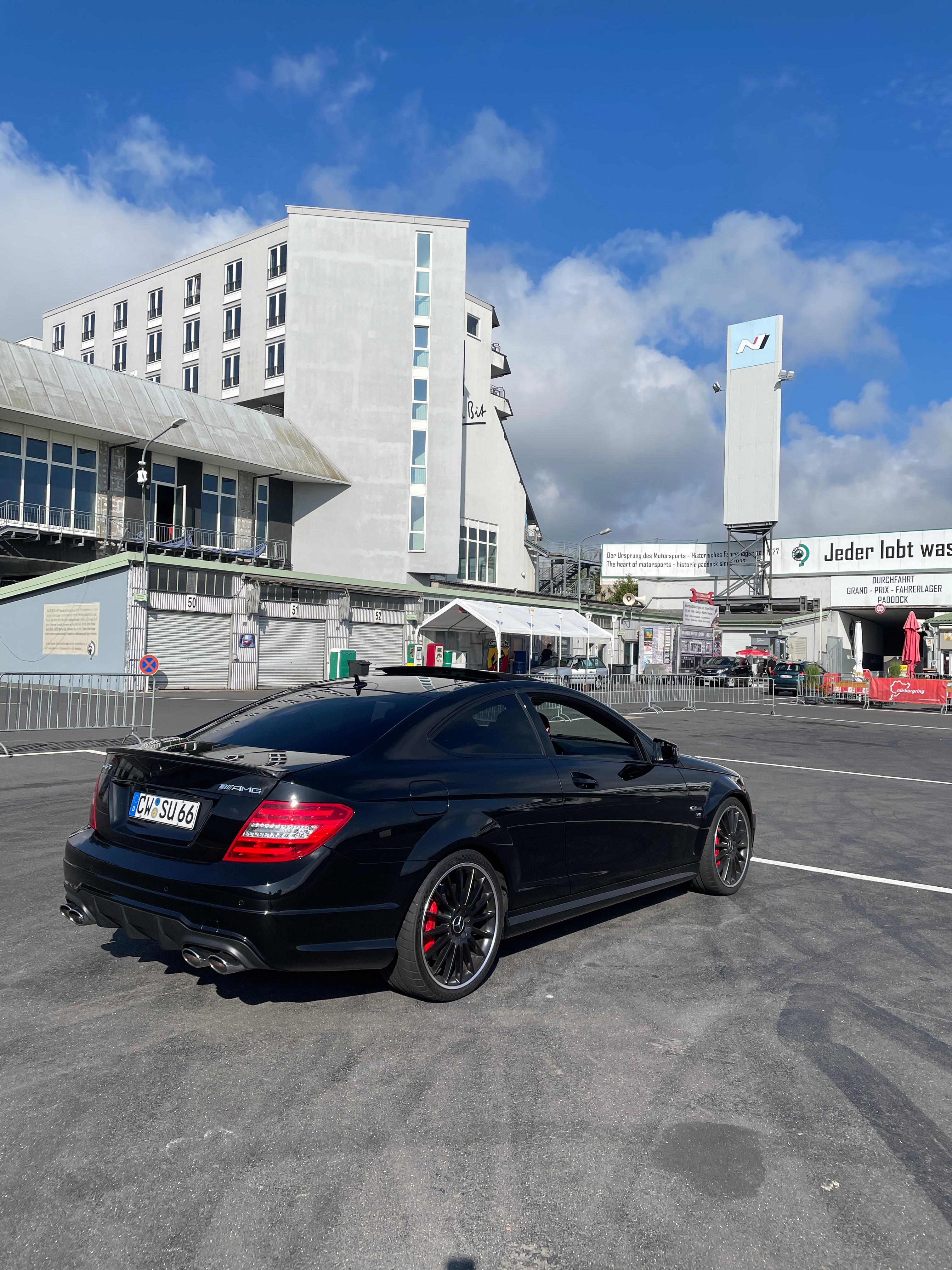 Umbau Motorhaube C63 zu Edition 507 / Black Series