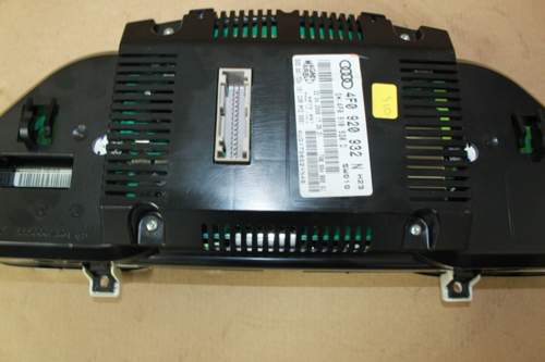 RS6 4F Tacho 4F0 920 932 N SW010