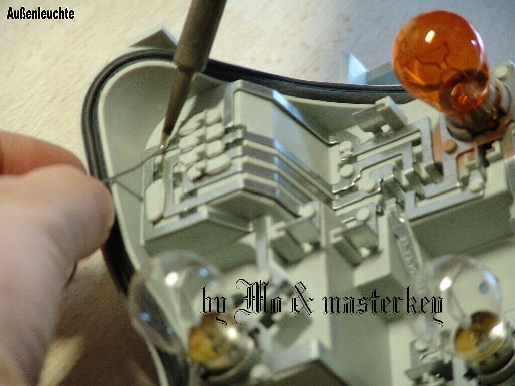 Umbauanleitung ohne Adapter auf 8PA Facelift-Rückleuchten