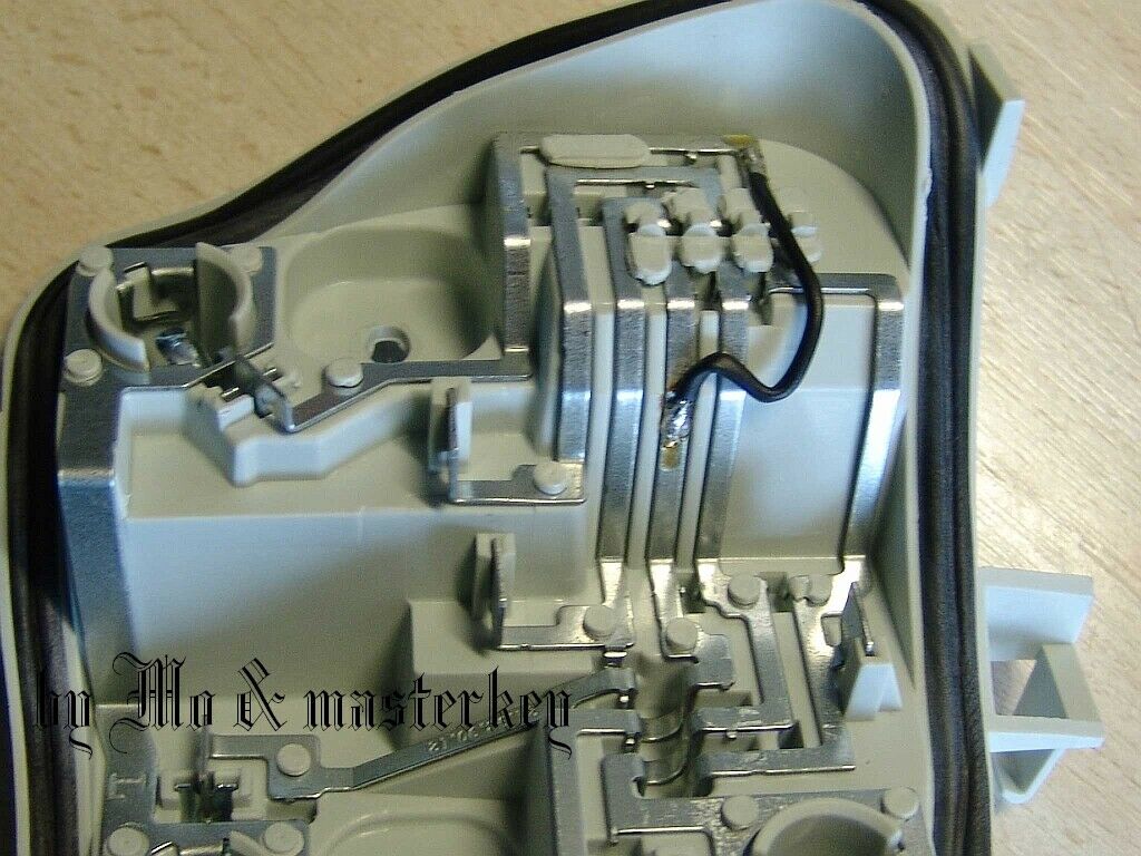 Umbauanleitung ohne Adapter auf 8PA Facelift-Rückleuchten