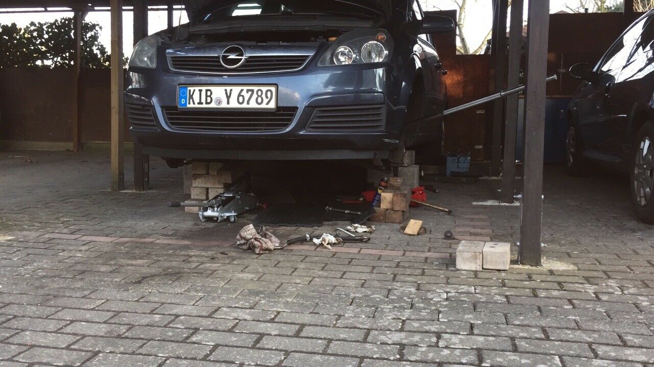 Undichte Servo Leitung wechsen