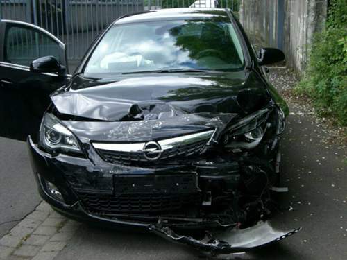 Opel Astra J Unfall Juni 2010 02