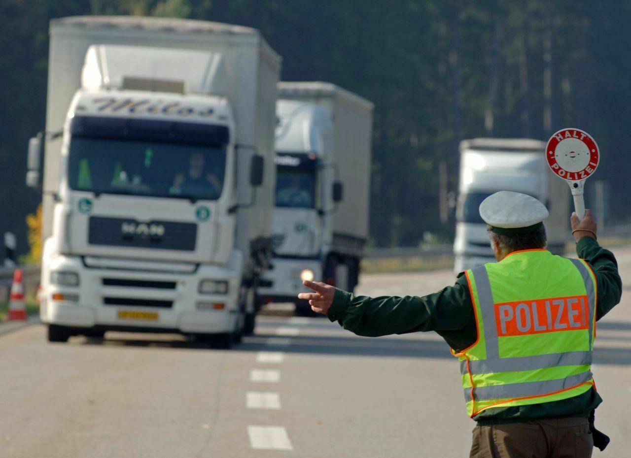 2015 stellte die Polizei bei 5.533 Lkw digitale Manipulationen am Fahrtenschreiber fest