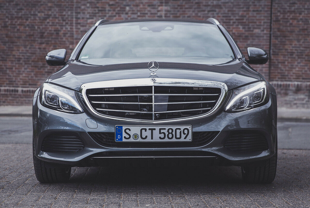 Unser neuer Dauertester trägt den klassischen Kühlergrill der Exclusive-Ausstattung vor dem Diesel