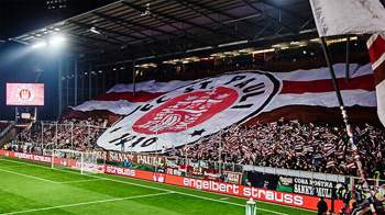 Fc-st-pauli-boxen-millerntorstadion-suedkurve