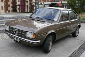 1974-alfa-romeo-alfasud-4-door-sedan-2015-07-15