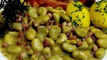 Dicke-bohnen-mit-speck-und-salzkartoffeln