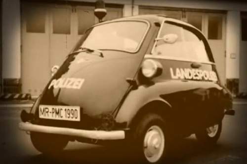Langsam und sparsam: Die BMW Isetta der hessischen Polizei trinkt nur 3,3 Liter pro 100 Kilometer