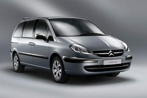 Der Citroen C8 leidet darunter, dass große Vans aus der Mode sind