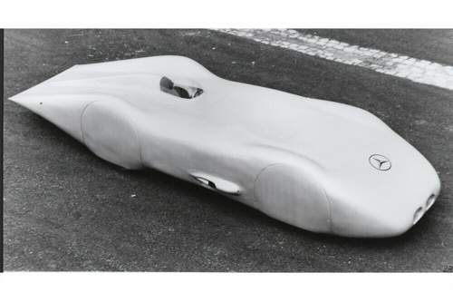 Die Karosserie des Mercedes W125 war aus einem Guss