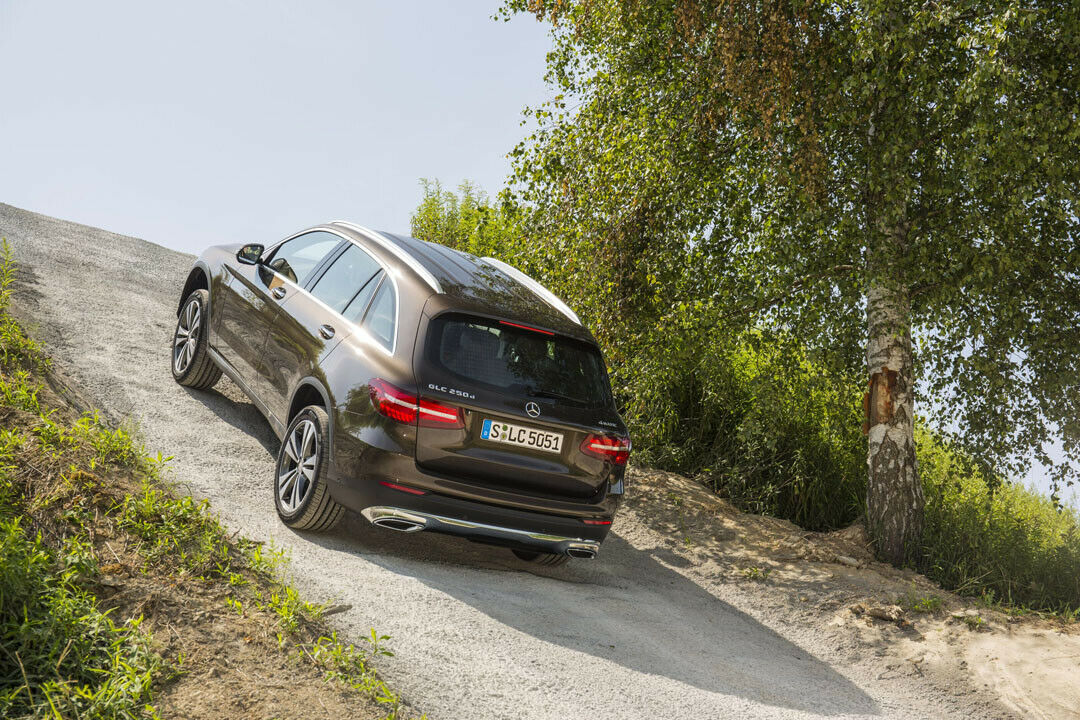 Mit den fünf Offroad-Fahrprogrammen fährt der GLC jeden Berg hinauf