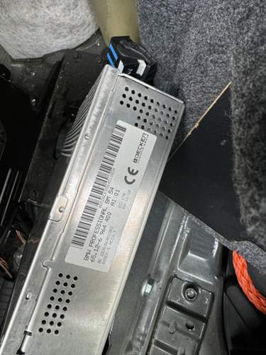 RADIO hinten links