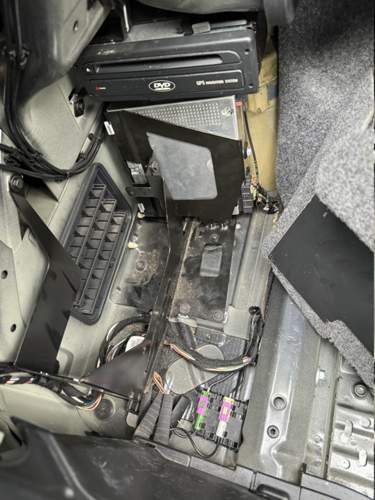 Nur PROFESSIONELL RADIO BOX hinten drin