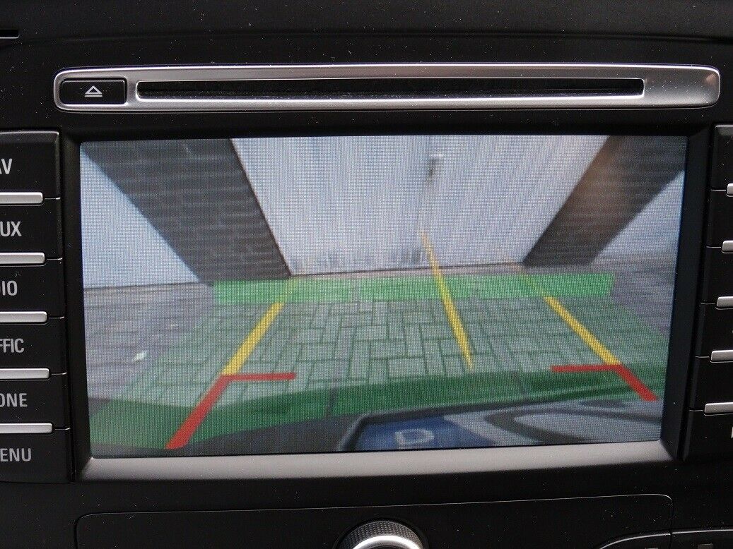 Unterstützung! Foto vom Bildschirm zur Rückfahrkamera mit eingebl. Hinweisbalken zum Hindernis!